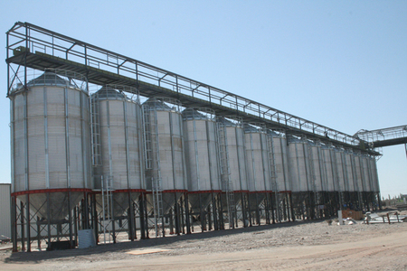 鋼板倉(cāng).jpg 鋼板倉(cāng).jpg